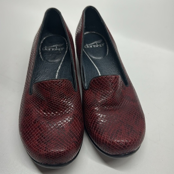 Dansko Olivia Loafers Slip On Comfort Shoes Leather Snakeskin Red Size 37 US 7 - Picture 3 of 12